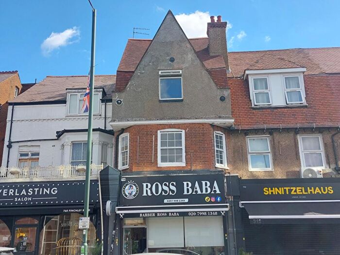 3 Bedroom Maisonette To Rent In Finchley Road, Barnet, London, NW11