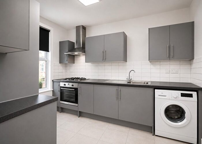 1 Bedroom Flat To Rent In Bloxhall Road, London, E10