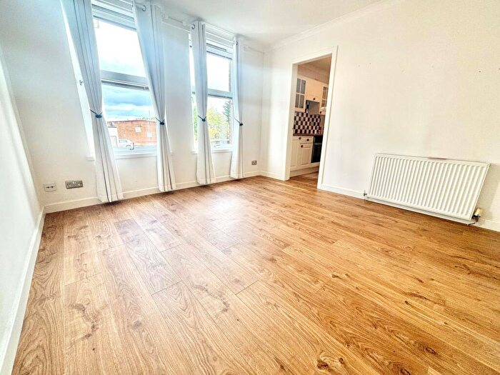 1 Bedroom Flat To Rent In Eastwood Avenue, Shawlands, G41