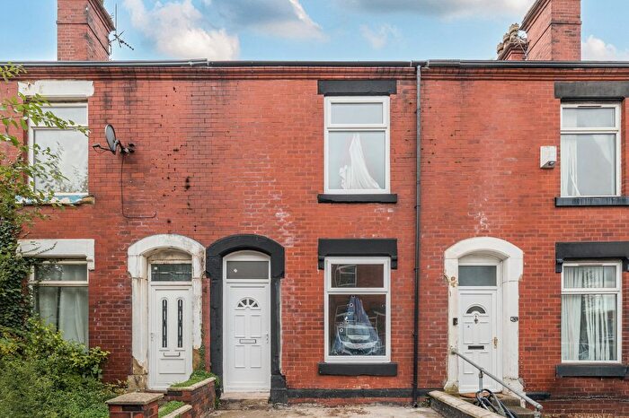 3 Bedroom Terraced House For Sale In Hawthorn Grove, Ashton-Under-Lyne, Lancashire, OL7