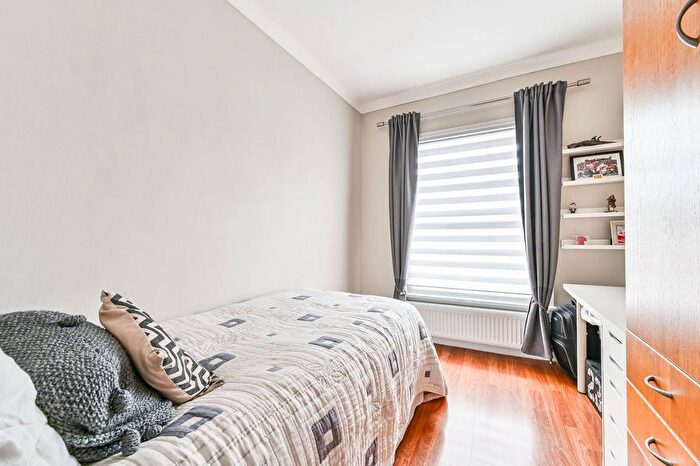 3 Bedroom Flat For Sale In Royal College Street, Camden Town, London, NW1