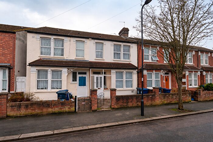 3 Bedroom Terraced House For Sale In Balfour Road, Southall, UB2