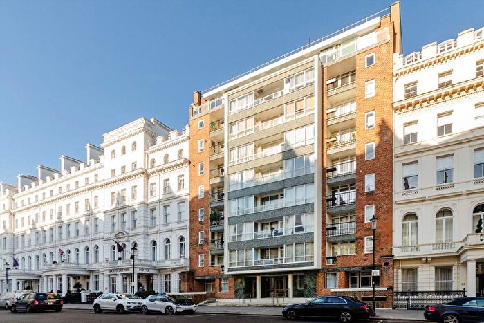 1 Bedroom Flat For Sale In Lancaster Gate, Notting Hill, W2