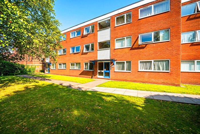 2 Bedroom Flat For Sale In Lichfield Court, High Street, Shirley, B90