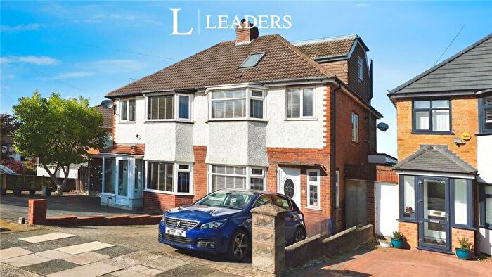 4 Bedroom Semi-Detached House For Sale In Peplins Way, Birmingham, West Midlands, B30