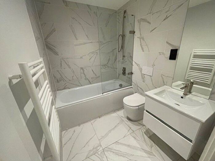 1 Bedroom Property To Rent In Apex Lofts, Birmingham, B12