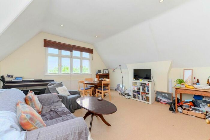 1 Bedroom Flat To Rent In Warwick Road, Ealing, W5