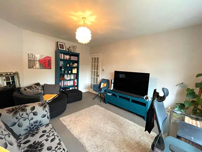 1 Bedroom Flat To Rent In Croft Court, Brickwall Lane, Ruislip, HA4