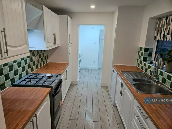 4 Bedroom Terraced House To Rent In Sittingbourne, Sittingbourne, ME10