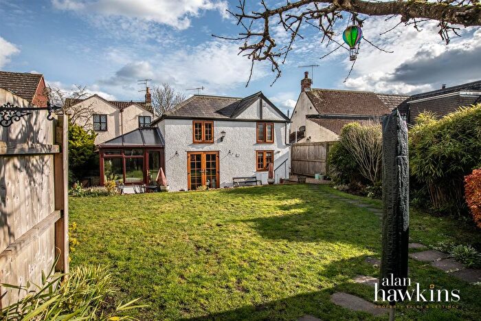 3 Bedroom Cottage For Sale In Blunsdon Road, Haydon Wick, Swindon, SN25