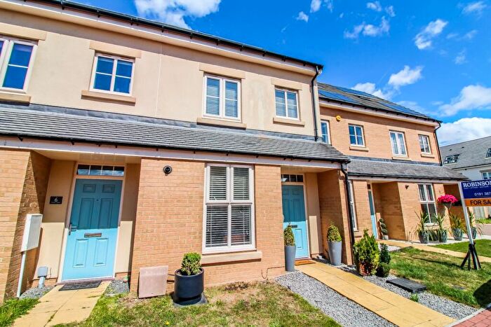 3 Bedroom Town House For Sale In Hedley Close, Elba Park, Houghton Le Spring, DH4