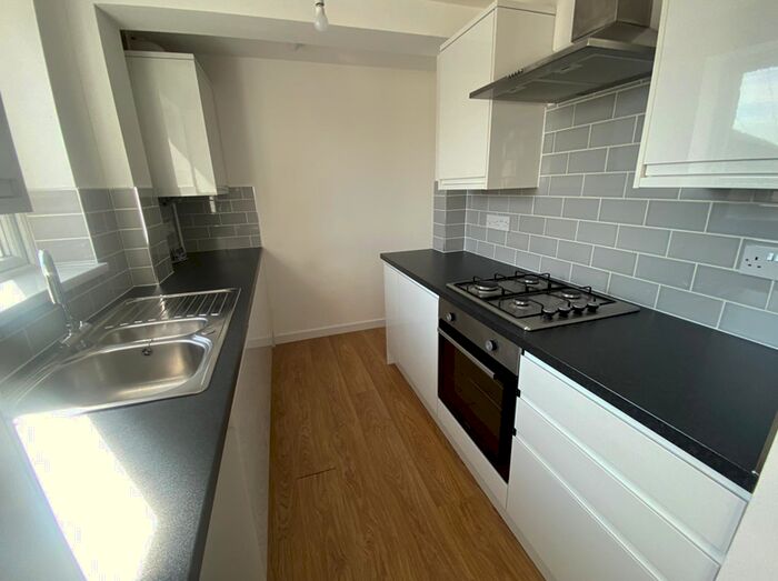 2 Bedroom Flat To Rent In Market Place, Heanor, DE75