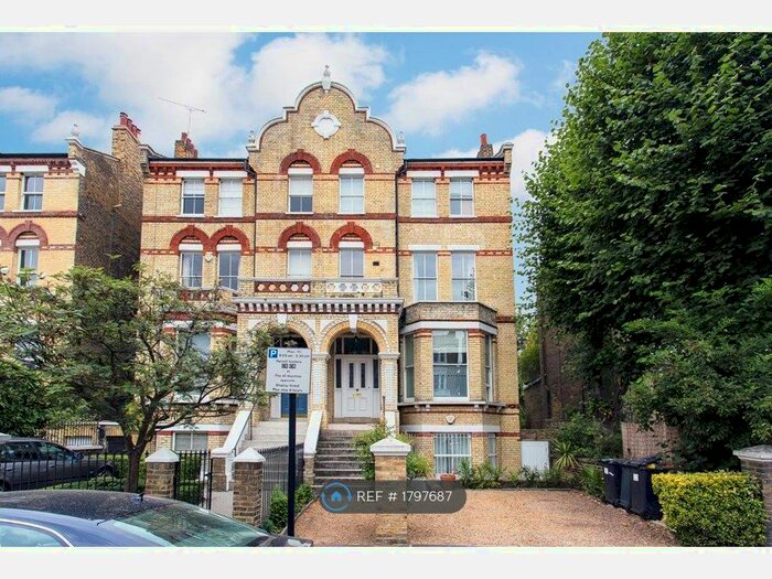 2 Bedroom Flat To Rent In The Chase, London, SW4