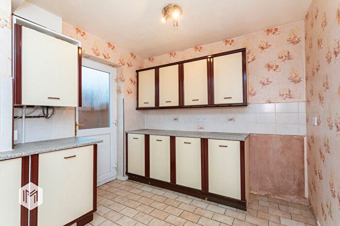 3 Bedroom Semi-Detached House For Sale In Windmill Road, Worsley, Manchester, M28