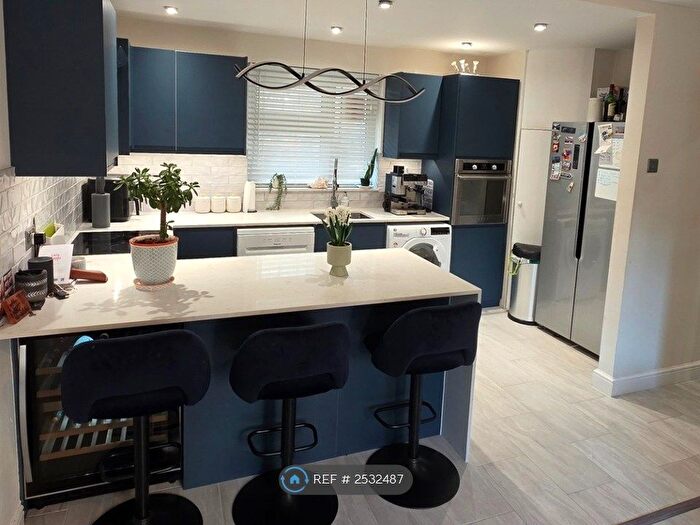1 Bedroom Flat To Rent In Cropley Court, London, N1