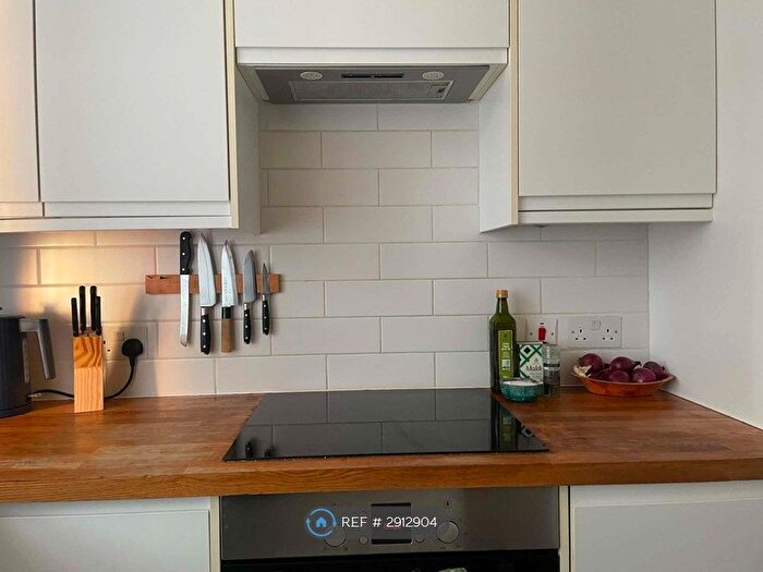 1 Bedroom Flat To Rent In Fairweather House Parkhurst, London, N7