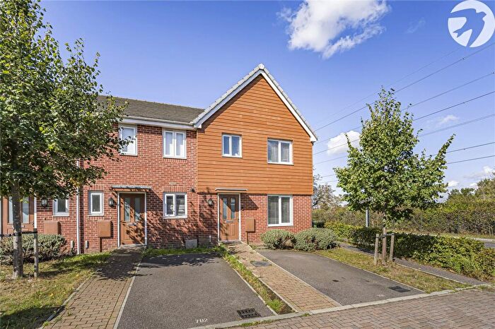 3 Bedroom End Of Terrace House For Sale In Rainbow Gardens, Dartford, Kent, DA1