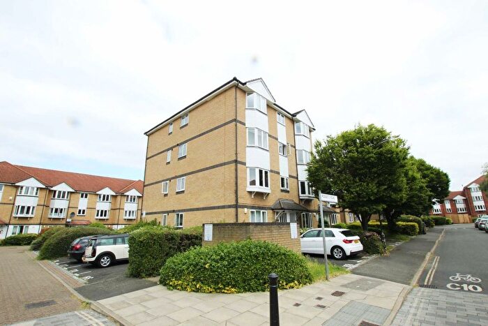 2 Bedroom Flat To Rent In Rossetti Road, London, SE16