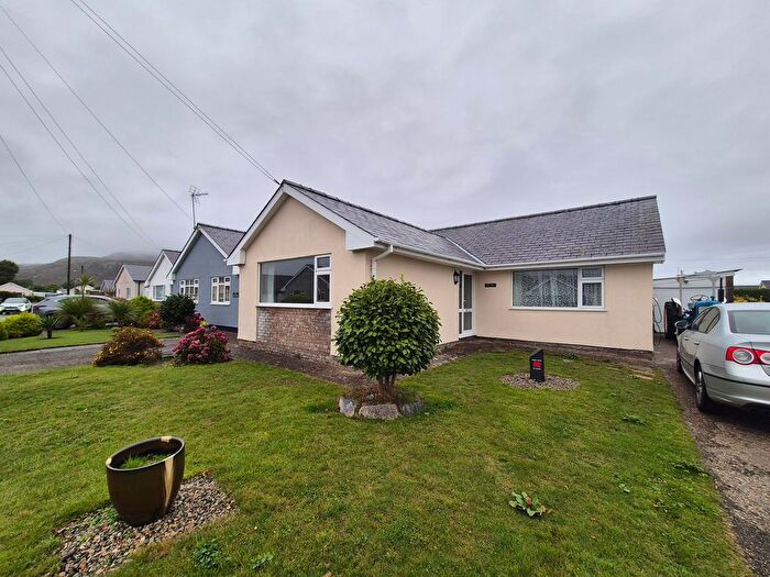 3 Bedroom Bungalow To Rent In Cefn Y Gader, Porthmadog, LL49