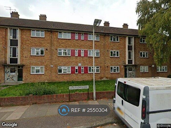2 Bedroom Flat To Rent In Larch Crescent, Hayes, UB4