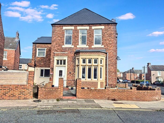 4 Bedroom Detached House For Sale In Surrey Street, Jarrow, NE32