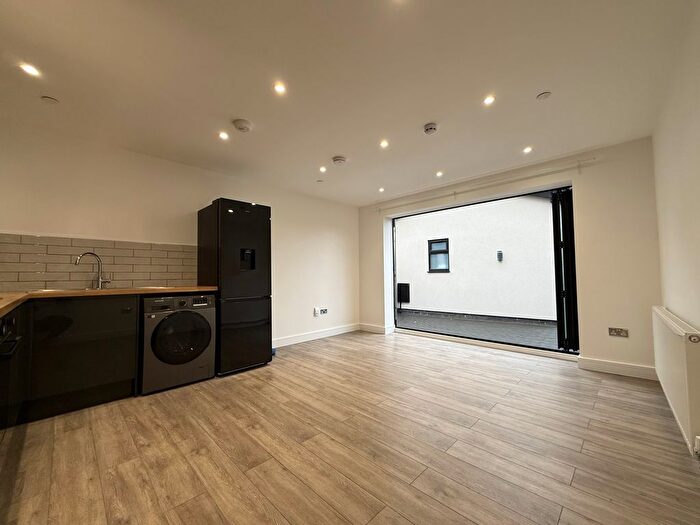 2 Bedroom Flat To Rent In Cyril Crescent, Cardiff, CF24