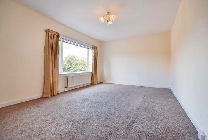2 Bedroom Flat To Rent In Union Street, Inverclyde, Greenock, PA16