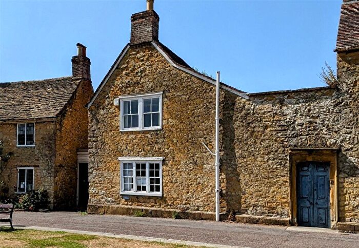 3 Bedroom End Of Terrace House For Sale In Abbey Close, Sherborne, Dorset, DT9