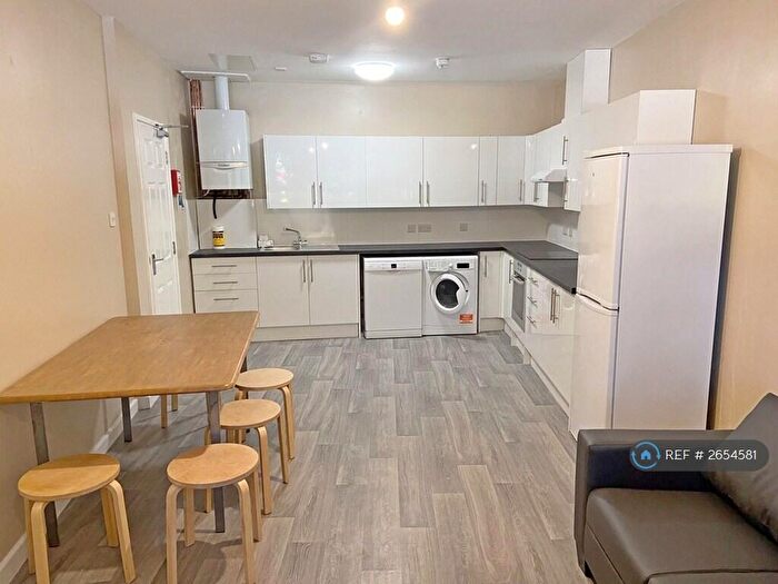 5 Bedroom Flat To Rent In Classic House, Bristol, BS1