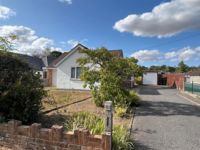 3 Bedroom Detached Bungalow For Sale In Common Road, Chandler's Ford, SO53
