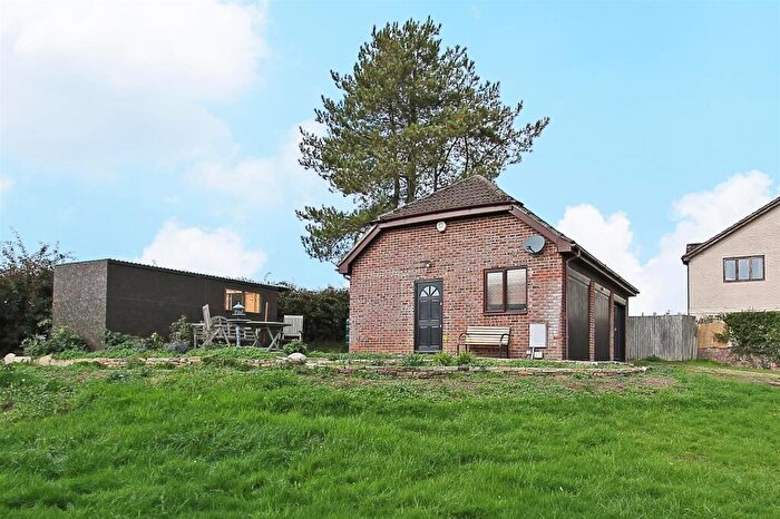 3 Bedroom Detached House To Rent In Newton Lane, Whiteparish, Salisbury, SP5