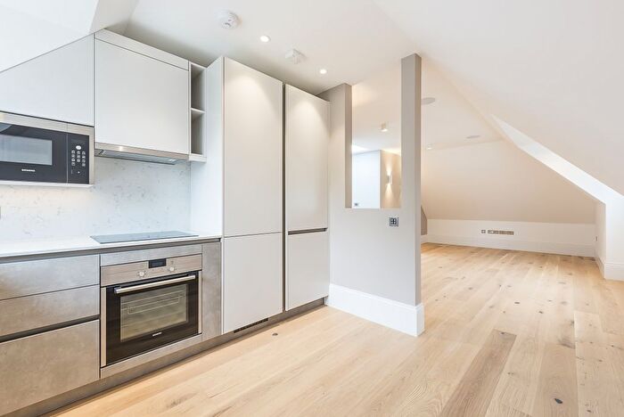 2 Bedroom Flat To Rent In Uxbridge Road, London, W3