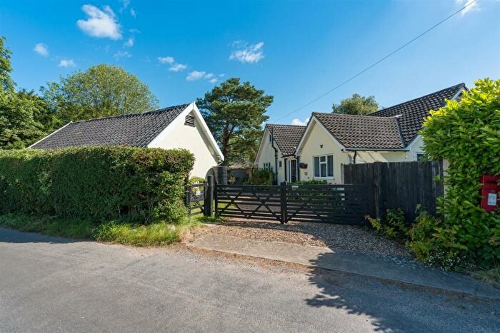 4 Bedroom Detached Bungalow For Sale In Roydon, Diss, IP22