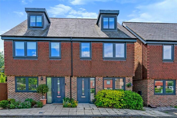 3 Bedroom Semi-Detached House For Sale In The Moraine, Whittlesford, Cambridge, CB22