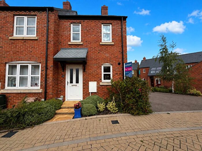 2 Bedroom Semi-Detached House For Sale In Hana Close, Banbury, Oxfordshire, OX16