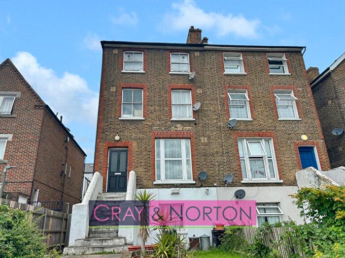 3 Bedroom Maisonette To Rent In Mount Villas, West Norwood, SE27
