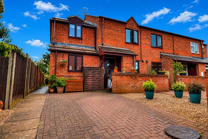4 Bedroom Town House For Sale In Peppers Close, Mountsorrel, Loughborough, LE12