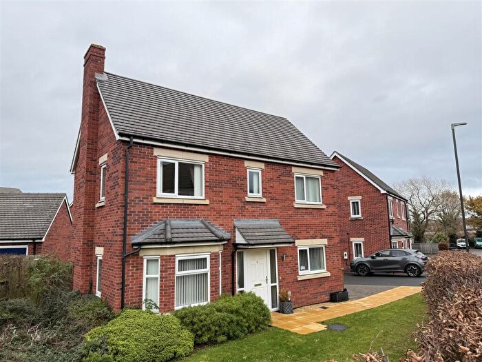 3 Bedroom Detached House For Sale In Bath Road, Castle Gresley, Swadlincote, DE11