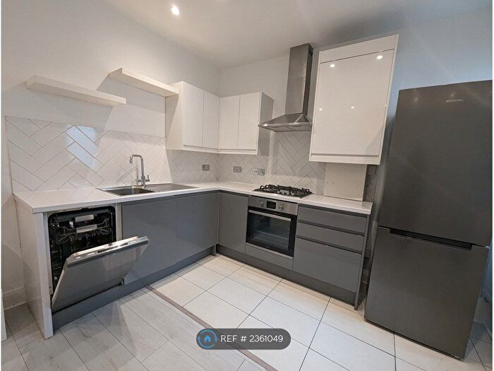 2 Bedroom Flat To Rent In Kingsland Road, London, E2