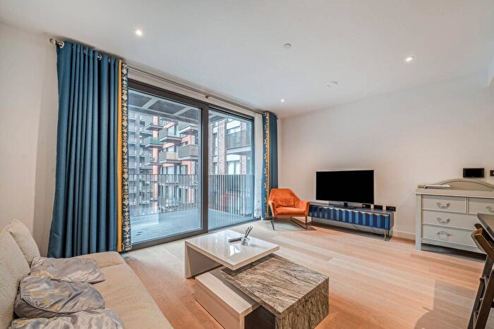 2 Bedroom Flat To Rent In Legacy Building, , Nine Elms, SW11