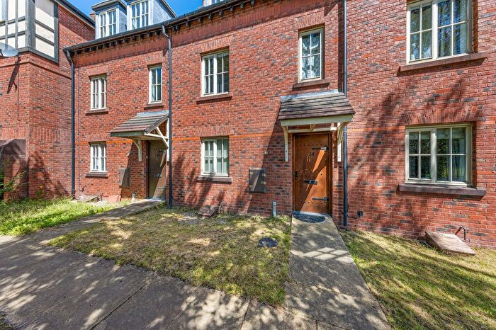 3 Bedroom Terraced House For Sale In Archers Green Road, Westbrook, WA5