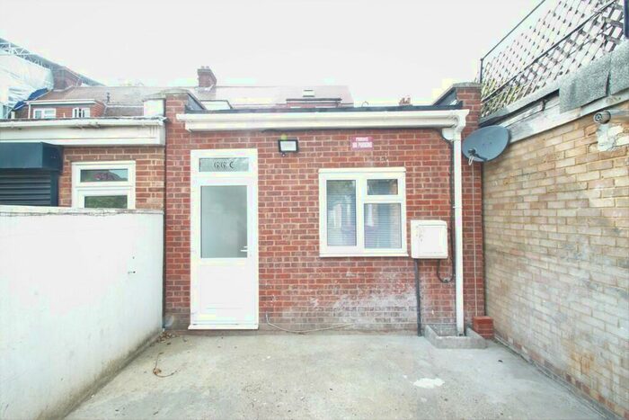 Studio To Rent In Chingford Mount Road, London, E4