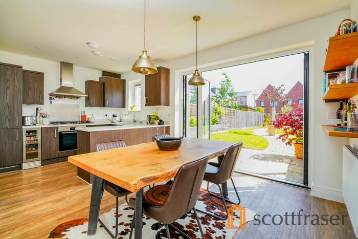 4 Bedroom Semi-Detached House To Rent In Baynhams Drive, Oxford, OX2