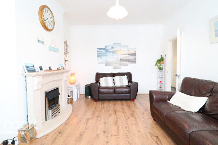 1 Bedroom Flat For Sale In Elm Road, Leigh-on-Sea, SS9