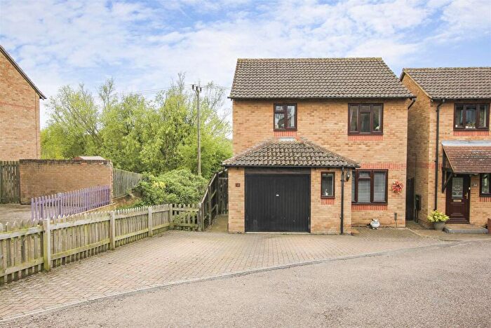 3 Bedroom Detached House For Sale In Teal Close, Burton Latimer, NN15