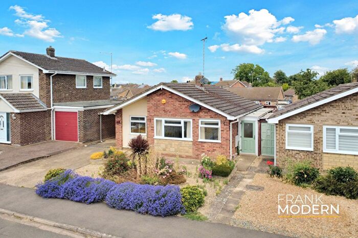 3 Bedroom Detached Bungalow For Sale In Manor Way, Deeping St. James, PE6