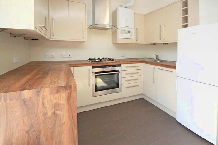 1 Bedroom Flat To Rent In Sheen Road, Richmond, TW9