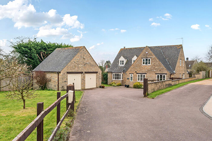 4 Bedroom Detached House For Sale In Wappenham Road, Helmdon, NN13