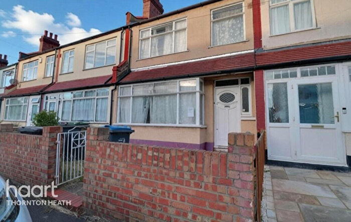 3 Bedroom Terraced House For Sale In Silverleigh Road, Thornton Heath, CR7