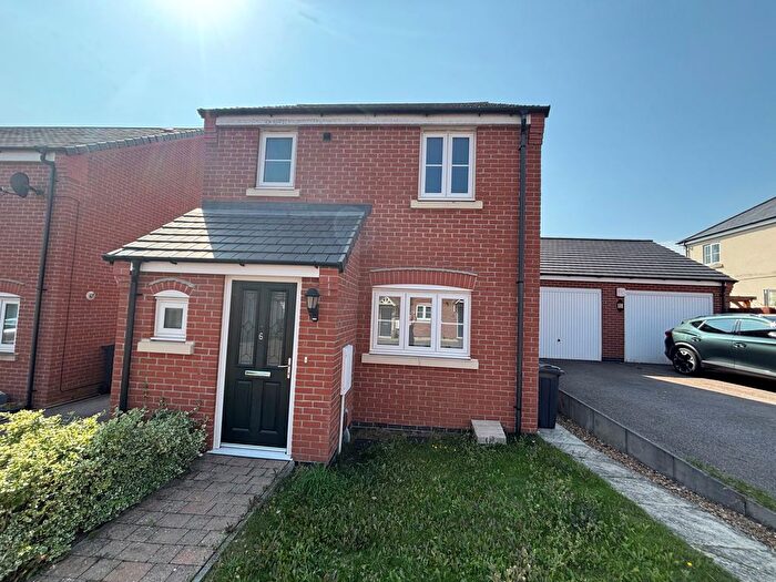 3 Bedroom Property To Rent In Mansfield Close, Leicester, LE4